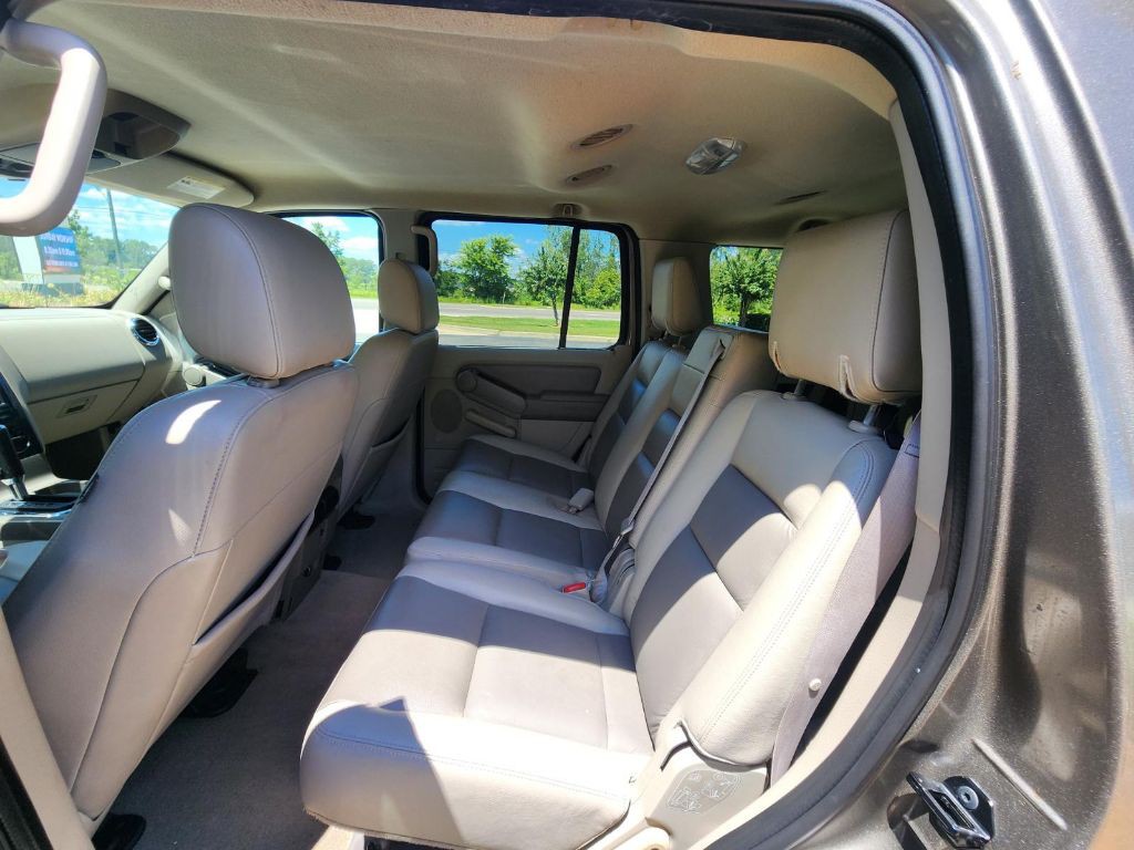 2006 Ford Explorer Image 9