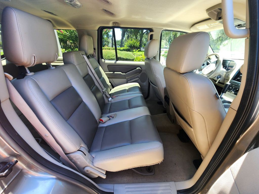 2006 Ford Explorer Image 10