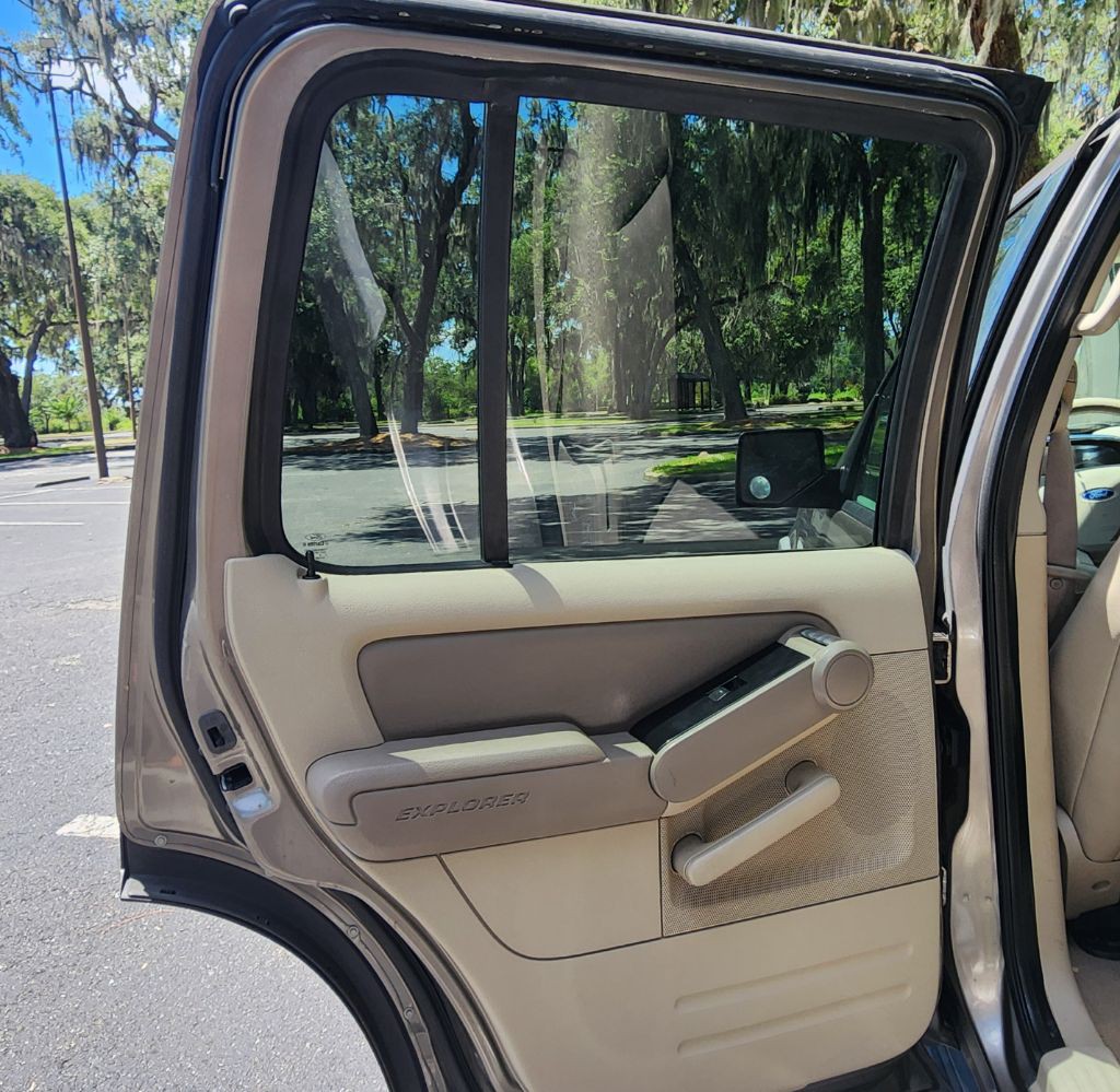 2006 Ford Explorer Image 14