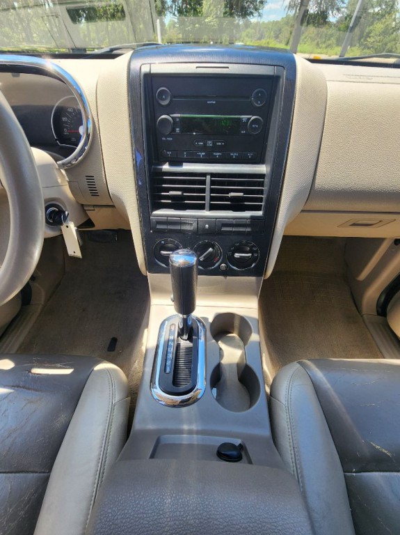 2006 Ford Explorer Image 19