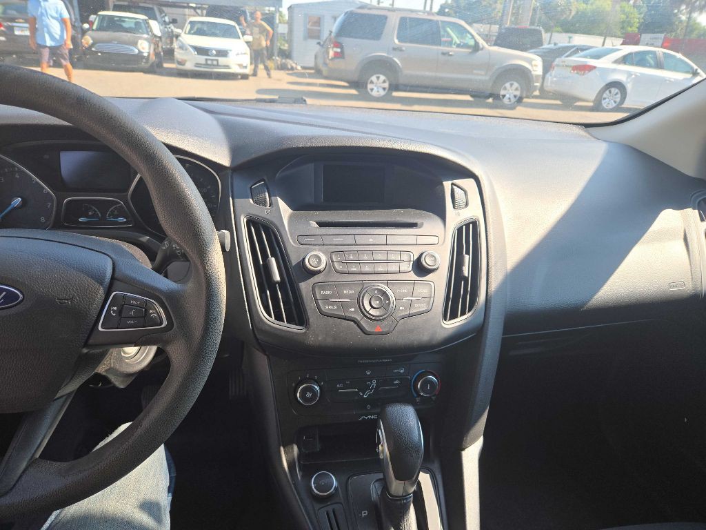 2017 Ford Focus Image 7