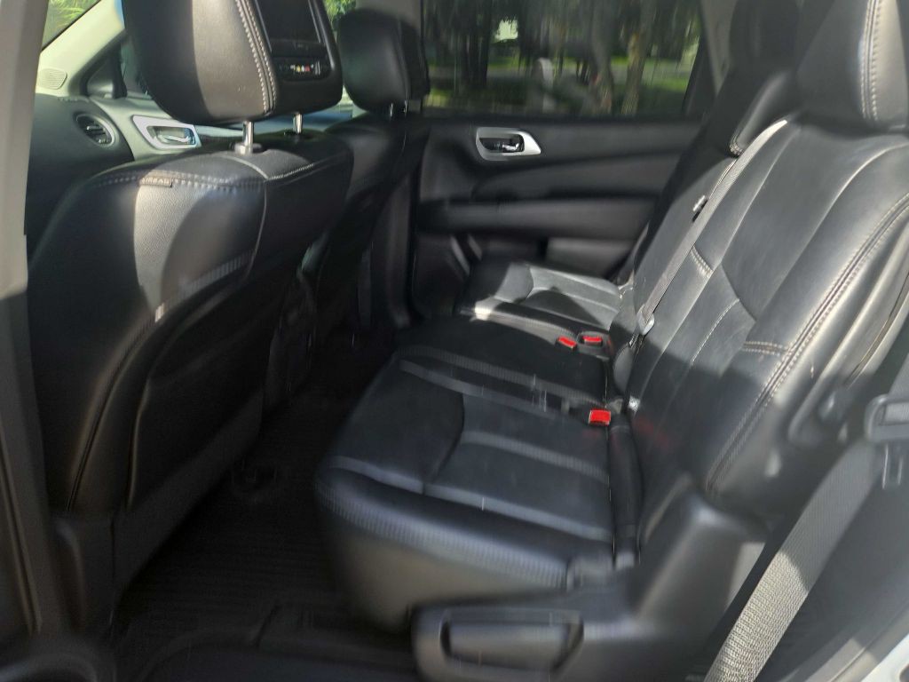 2015 Nissan Pathfinder Image 6