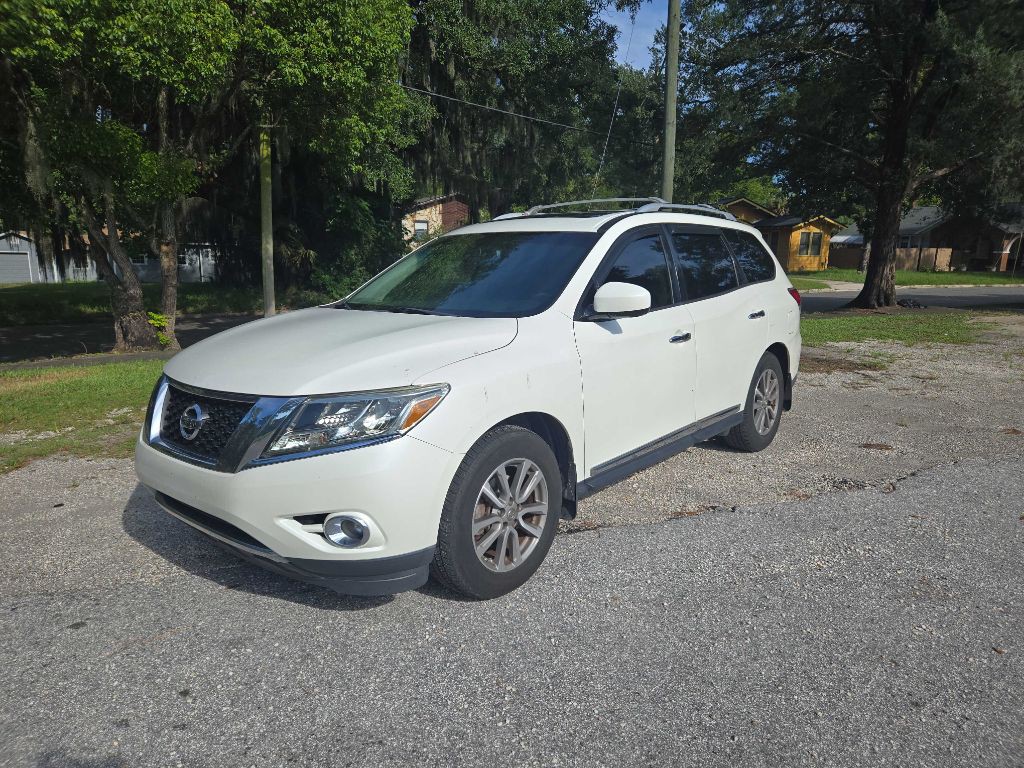 2015 Nissan Pathfinder Image 1