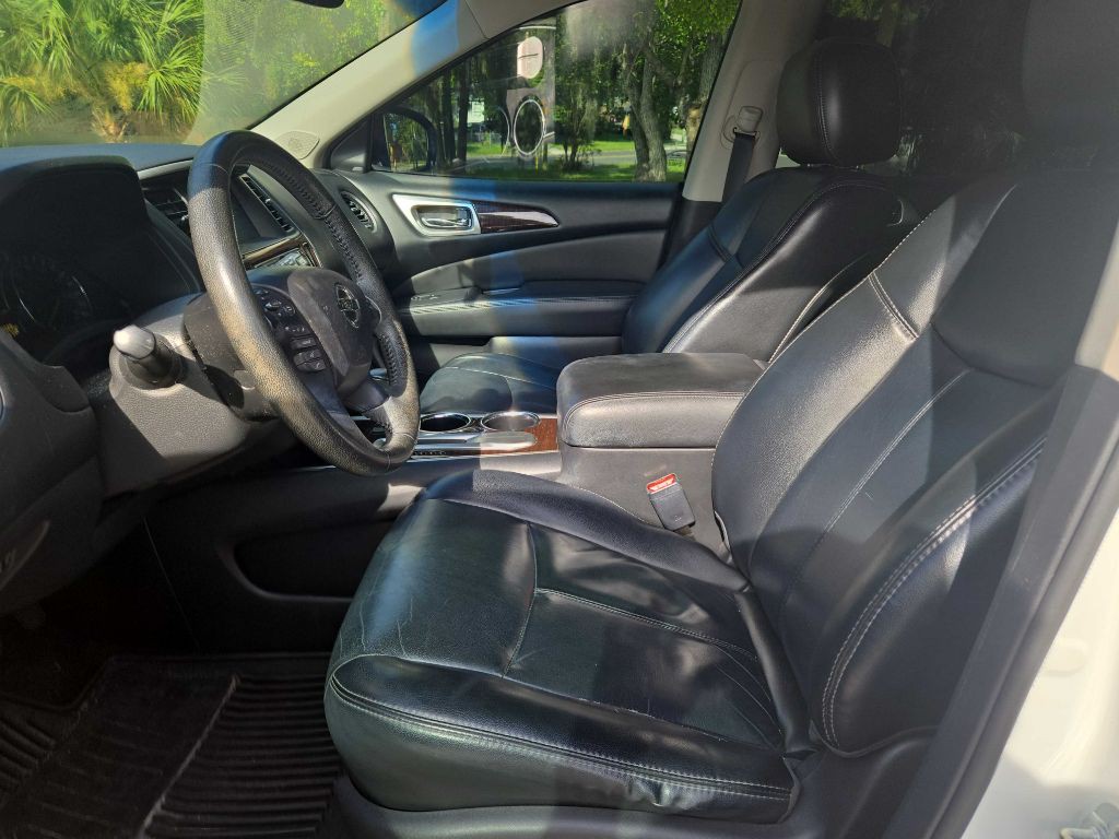 2015 Nissan Pathfinder Image 5