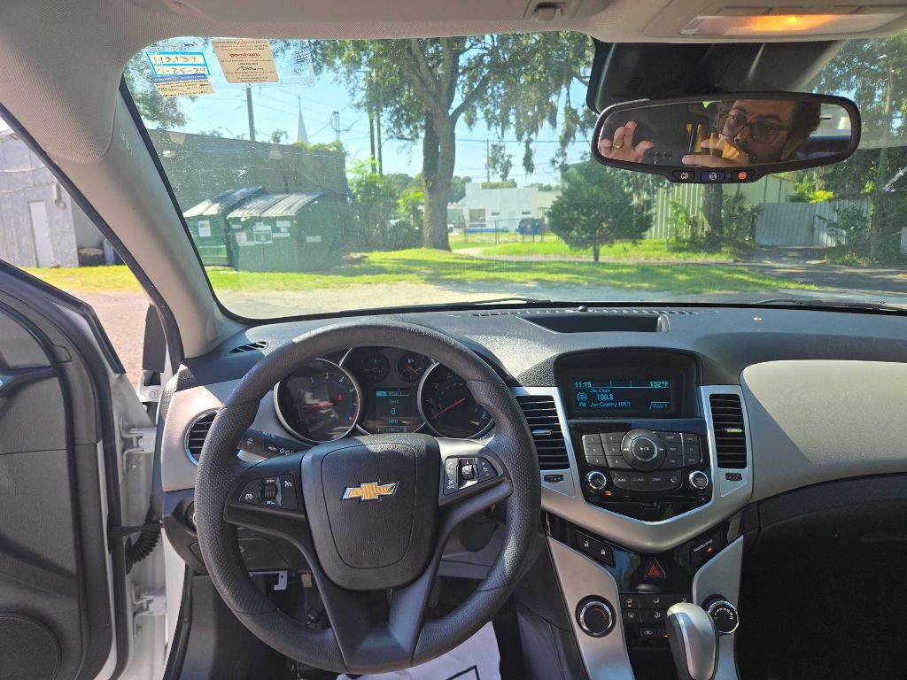 2013 Chevrolet Cruze Image 4
