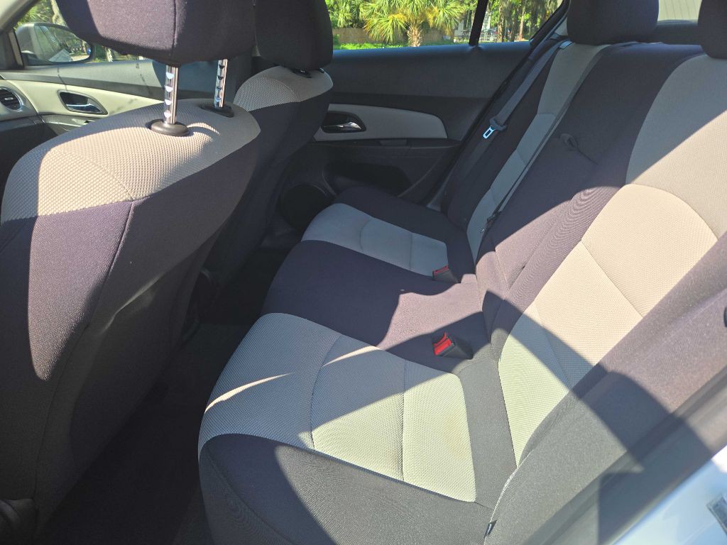 2013 Chevrolet Cruze Image 7