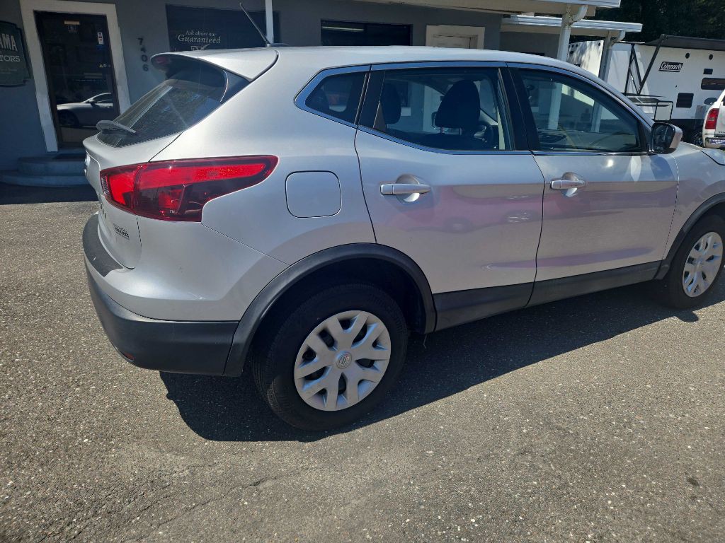2018 Nissan Rogue Image 2