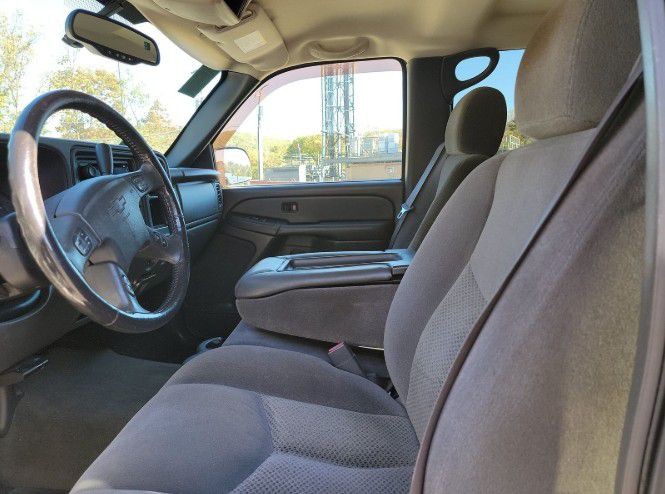 2006 Chevrolet Silverado 1500 Image 3