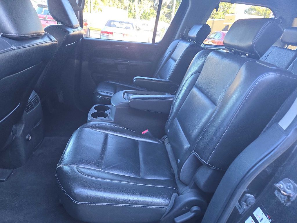 2010 Nissan Armada Image 6