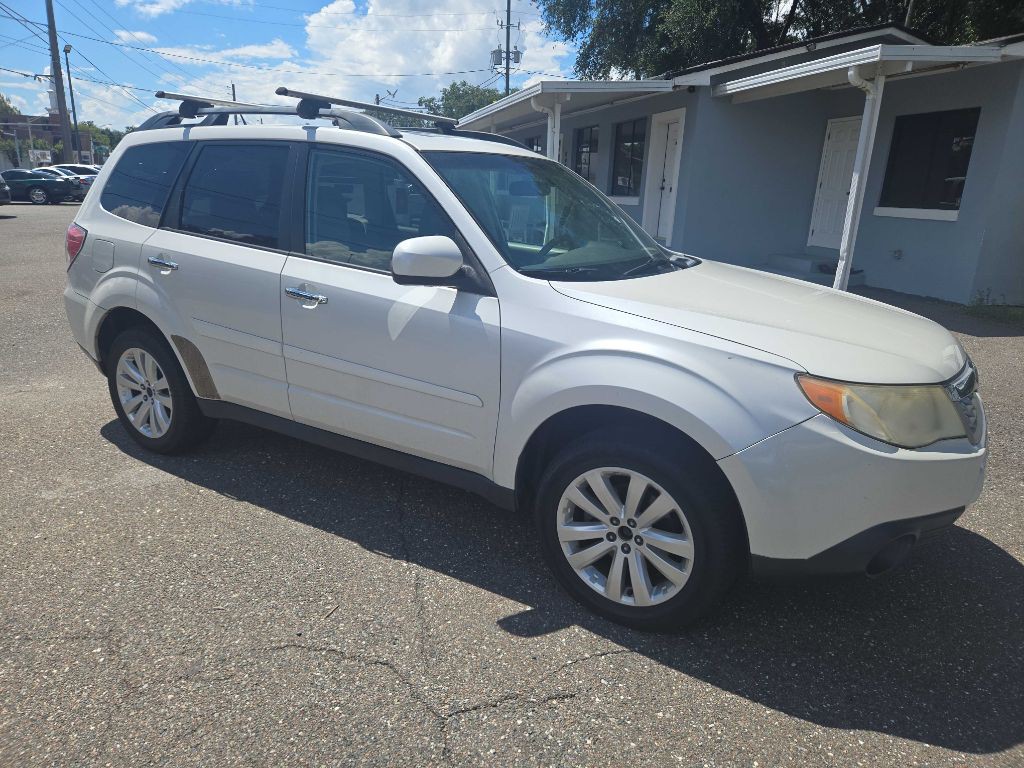 2011 Subaru Forester Image 2