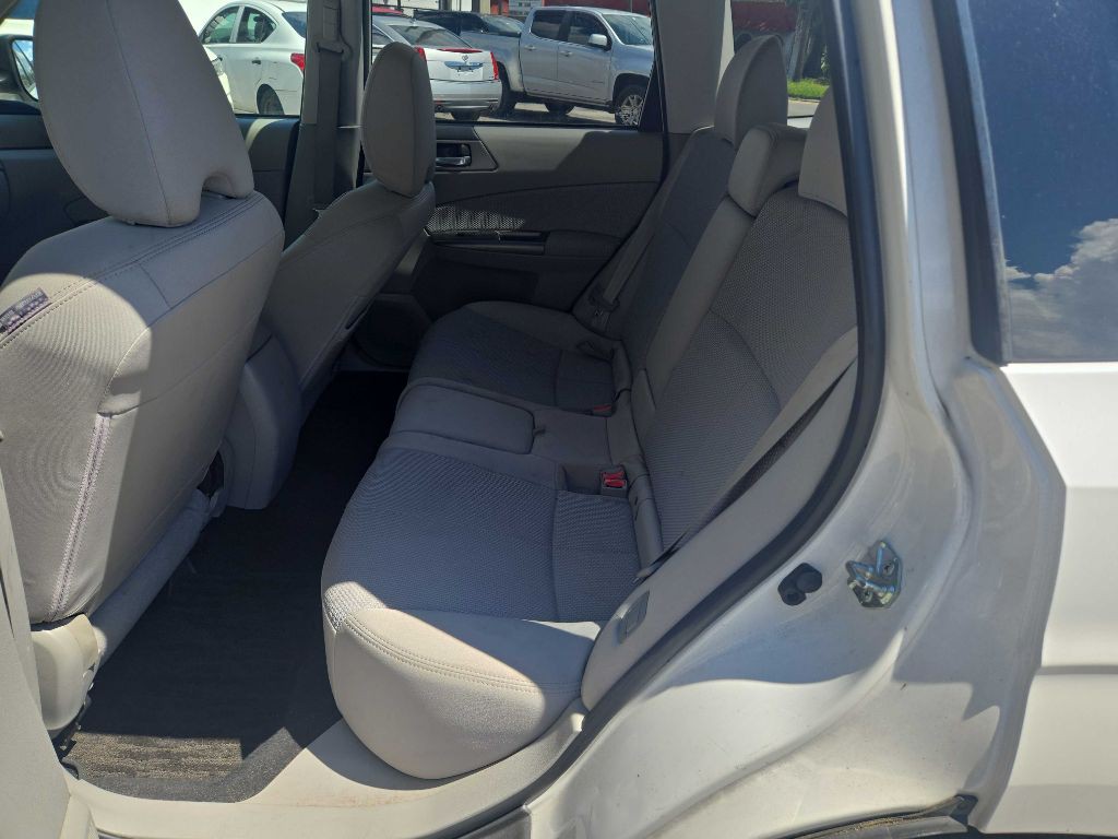 2011 Subaru Forester Image 6