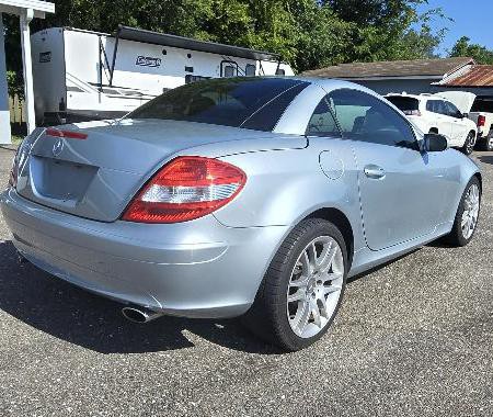 2007 Mercedes-Benz SLK-Class Image 2