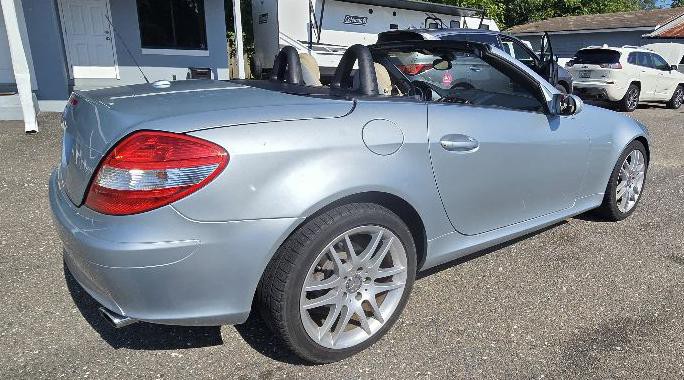 2007 Mercedes-Benz SLK-Class Image 7
