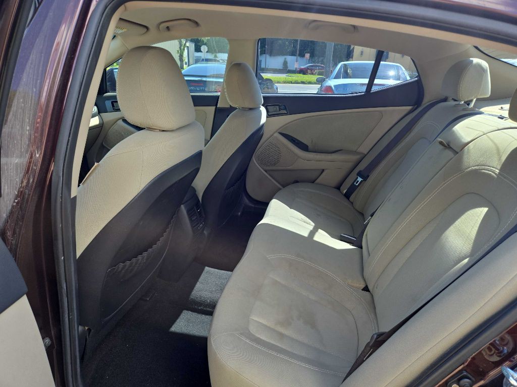 2011 Kia Optima Image 6