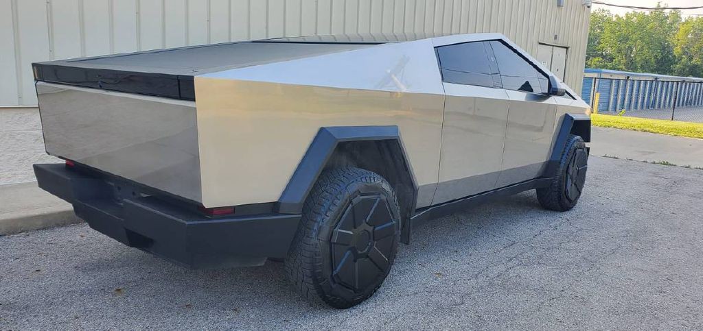 2024 Tesla Cybertruck Image 4