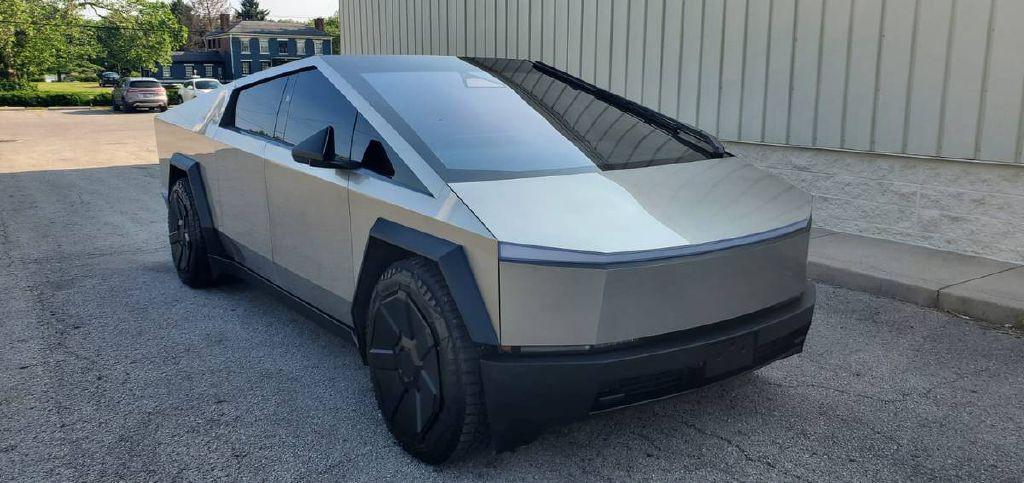 2024 Tesla Cybertruck Image 5