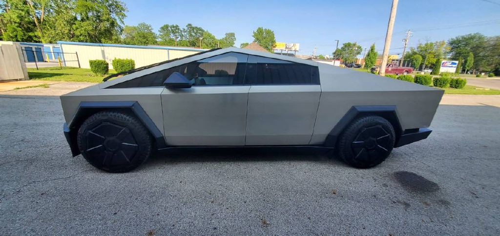 2024 Tesla Cybertruck Image 6
