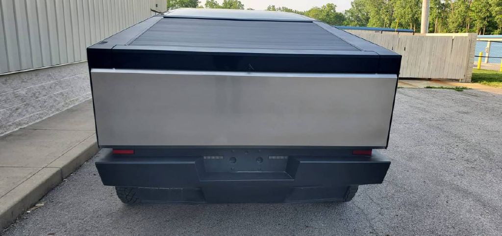 2024 Tesla Cybertruck Image 7