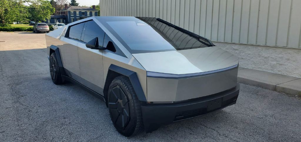 2024 Tesla Cybertruck Image 9