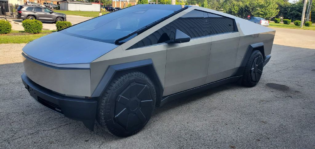 2024 Tesla Cybertruck Image 12