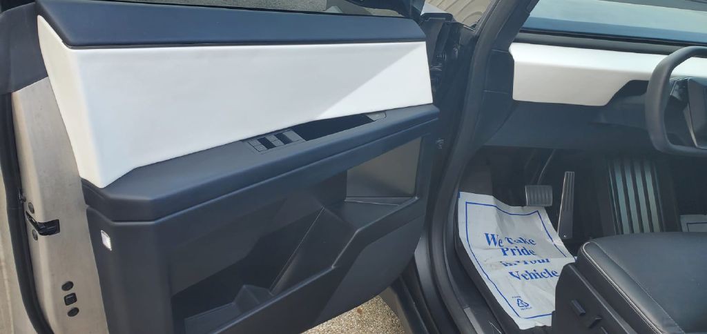 2024 Tesla Cybertruck Image 14