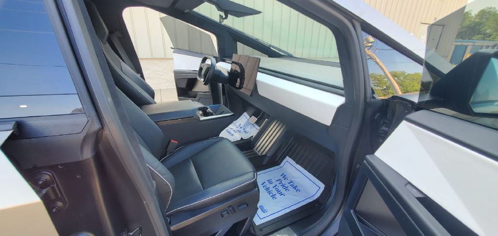 2024 Tesla Cybertruck Image 20