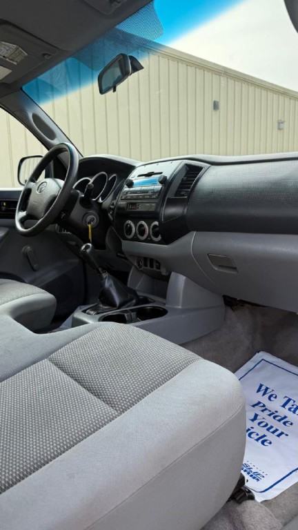 2010 Toyota Tacoma Image 13