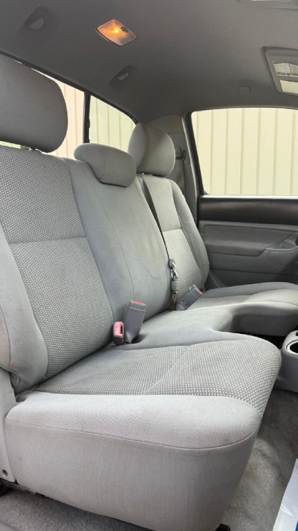 2010 Toyota Tacoma Image 14