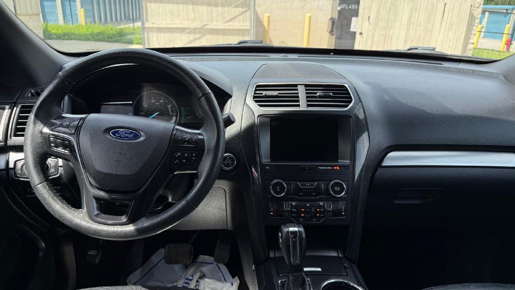 2018 Ford Explorer Image 13