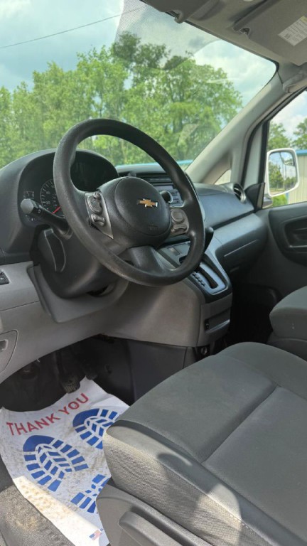 2015 Chevrolet Express Image 9