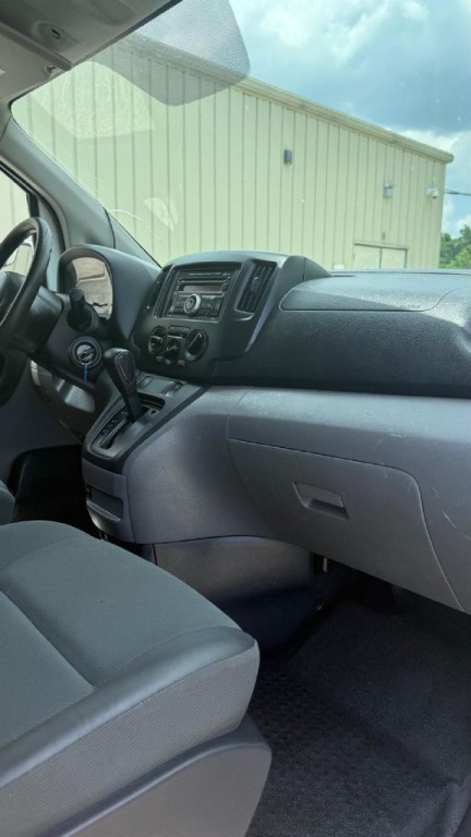 2015 Chevrolet Express Image 17