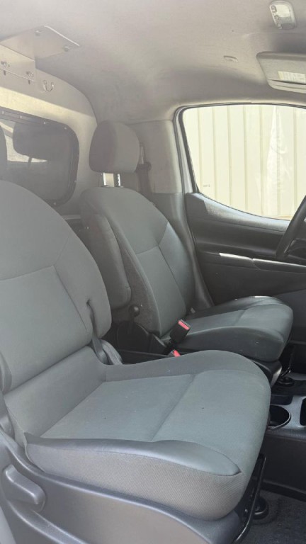2015 Chevrolet Express Image 18