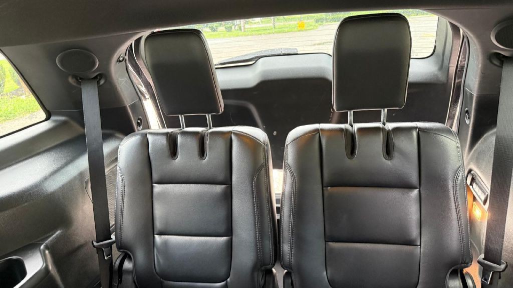 2019 Ford Explorer Image 16