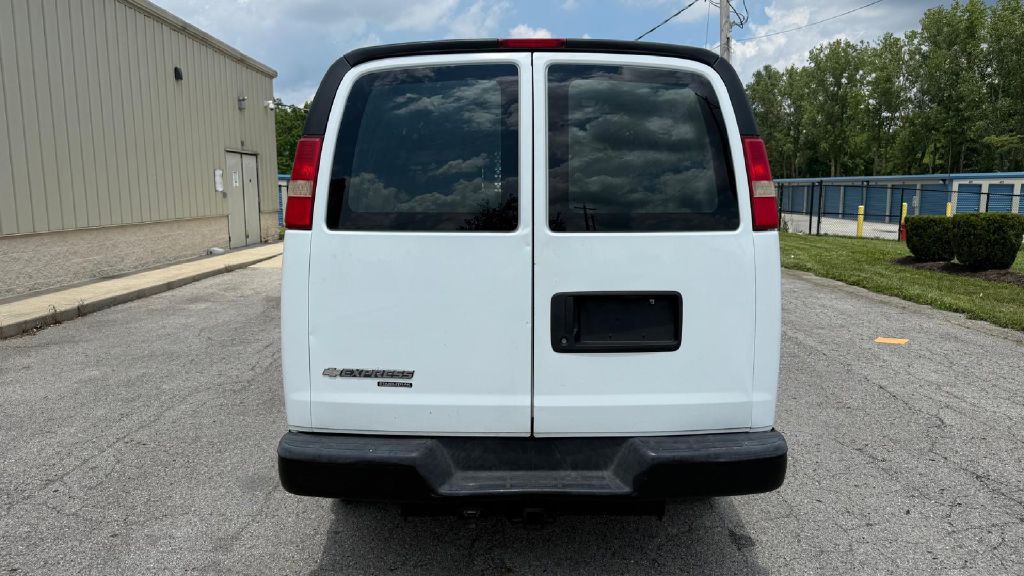 2014 Chevrolet Express Image 4