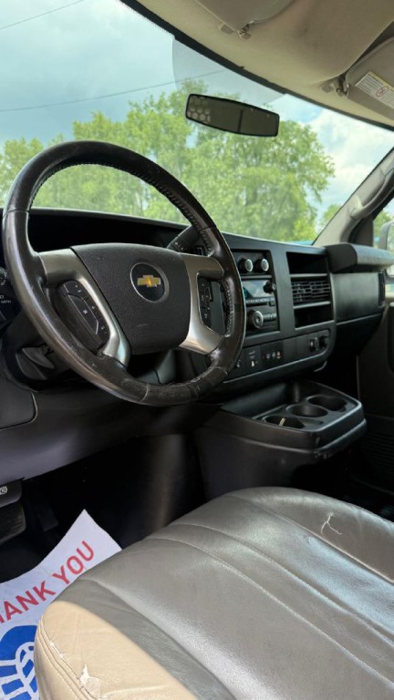 2014 Chevrolet Express Image 9