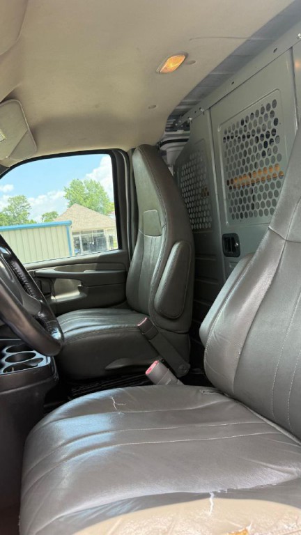 2014 Chevrolet Express Image 10
