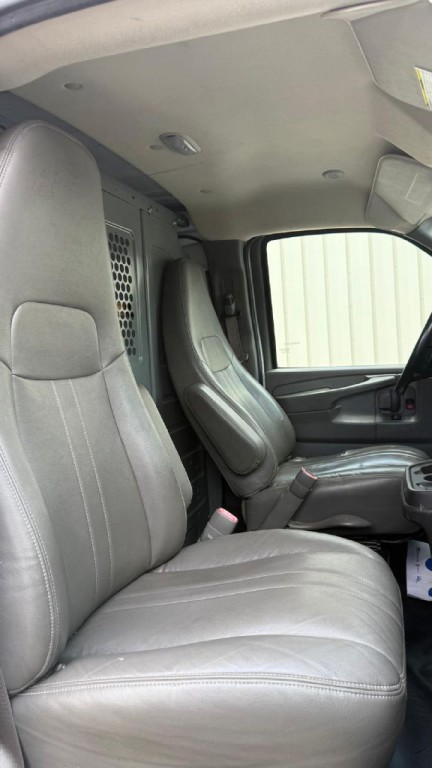 2014 Chevrolet Express Image 16
