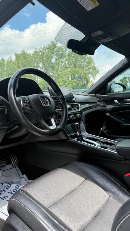 2018 Honda Accord Image 11