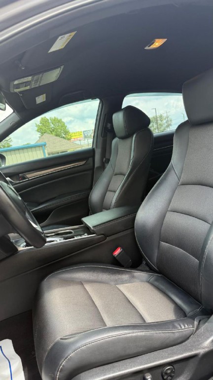 2018 Honda Accord Image 12