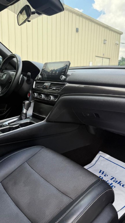 2018 Honda Accord Image 16