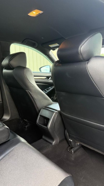 2018 Honda Accord Image 18