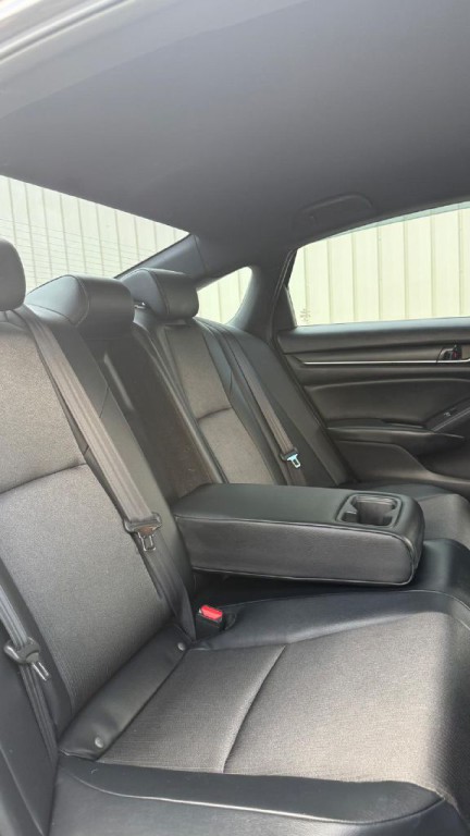 2018 Honda Accord Image 19