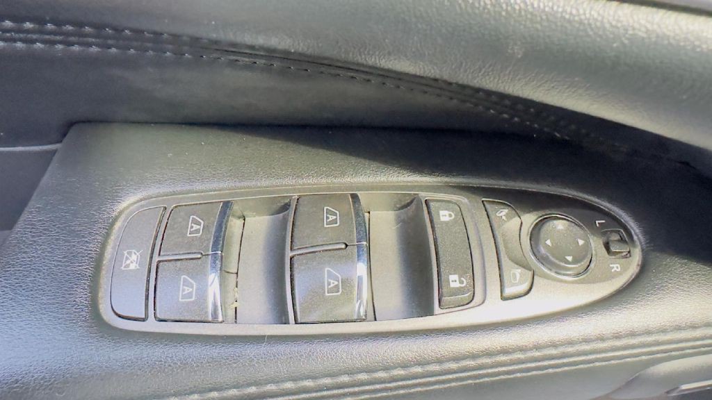 2013 INFINITI JX35 Image 11
