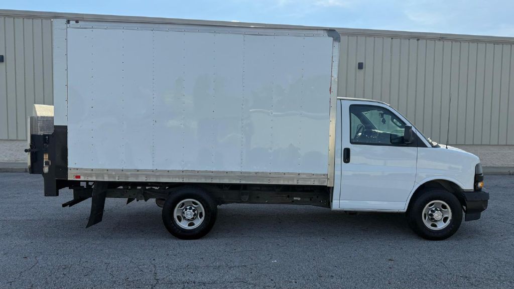 2019 Chevrolet Express Image 6