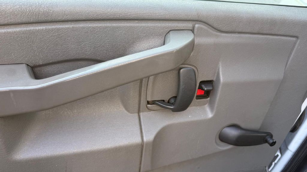 2019 Chevrolet Express Image 10