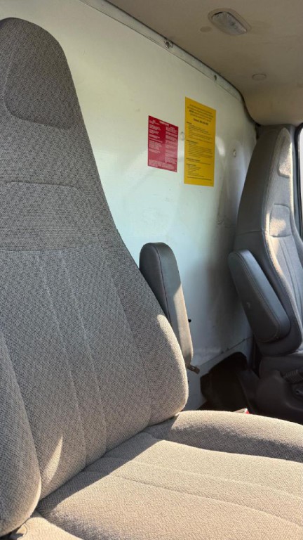 2019 Chevrolet Express Image 12