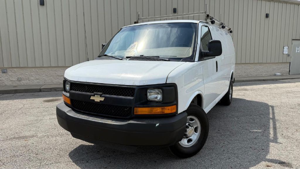 2013 Chevrolet Express Image 1