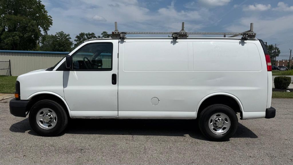 2013 Chevrolet Express Image 2