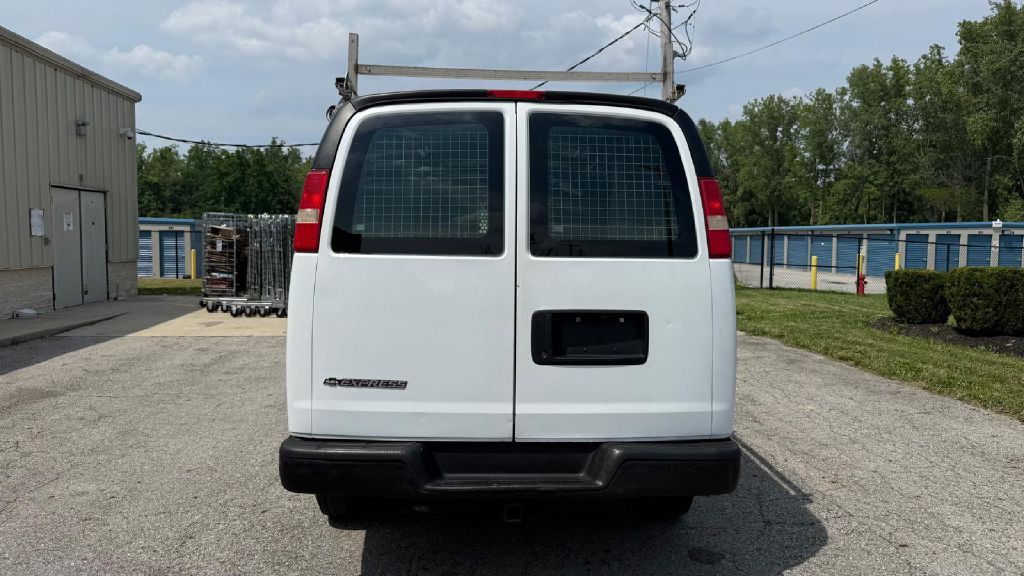 2013 Chevrolet Express Image 4