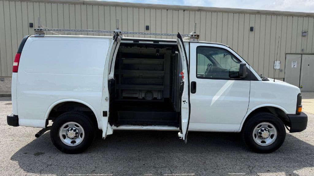 2013 Chevrolet Express Image 13